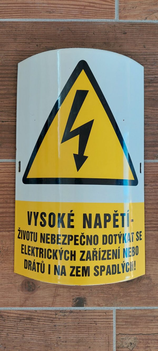 Smaltovaná bezpečnostní tabulka