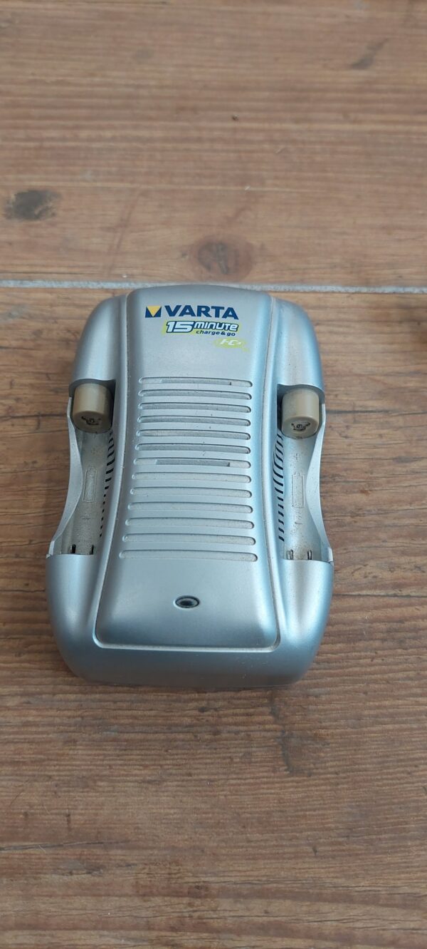 Rychlonabíječka VARTA ChargeGo 57055