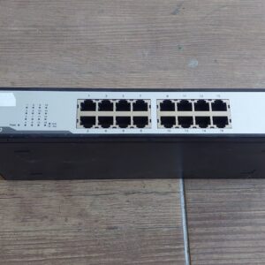 Switch DES-1016D