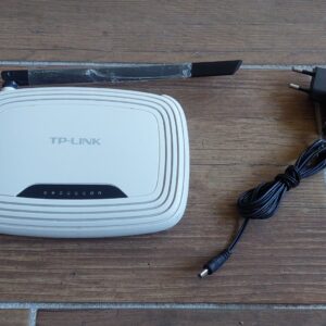 TP-LINK WR-740N + napaječ